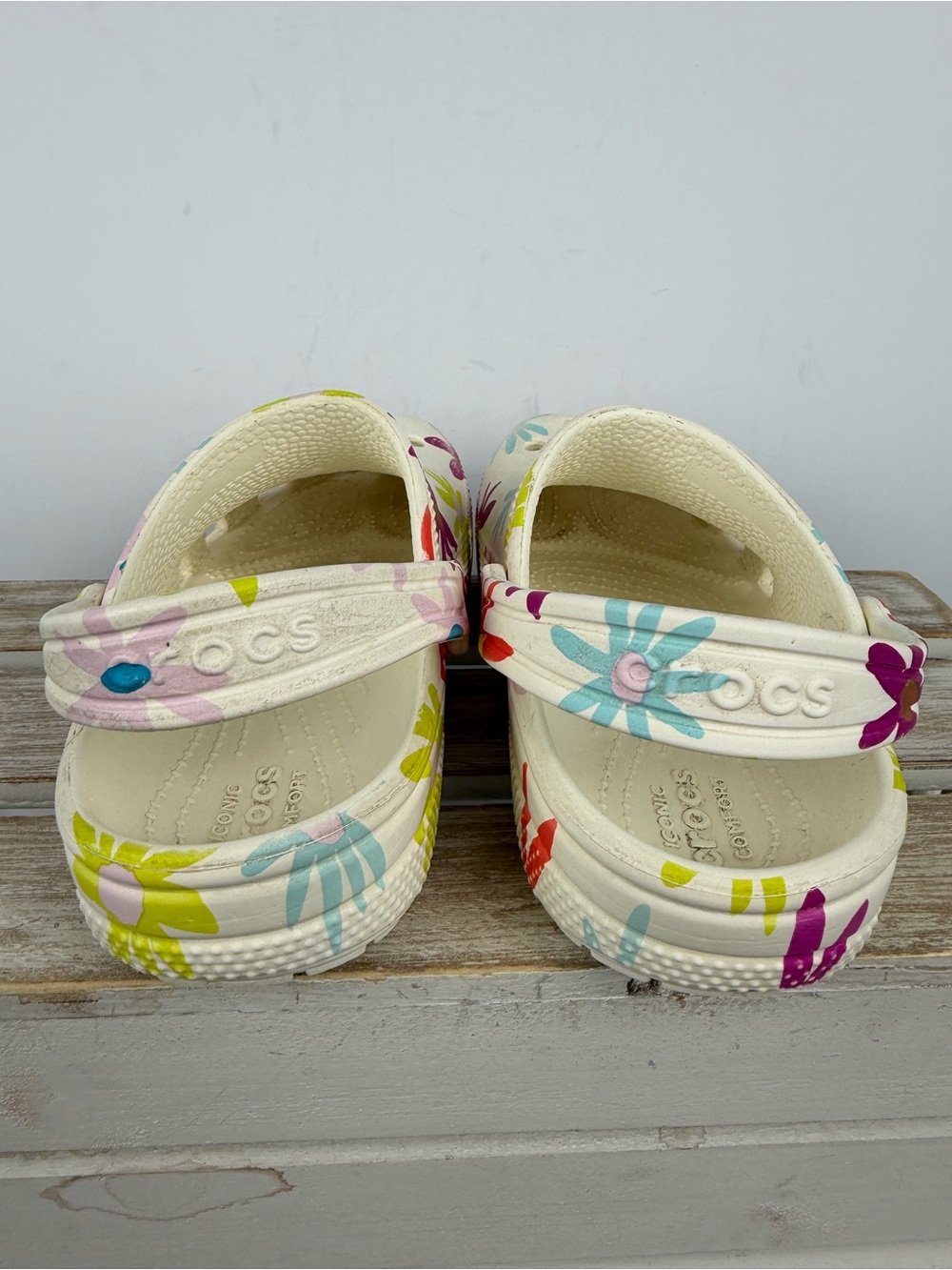 Crocs Kids floral Classic Crafted Daisy Clogs in the color Chalk size C13 - Picture 10 of 13
